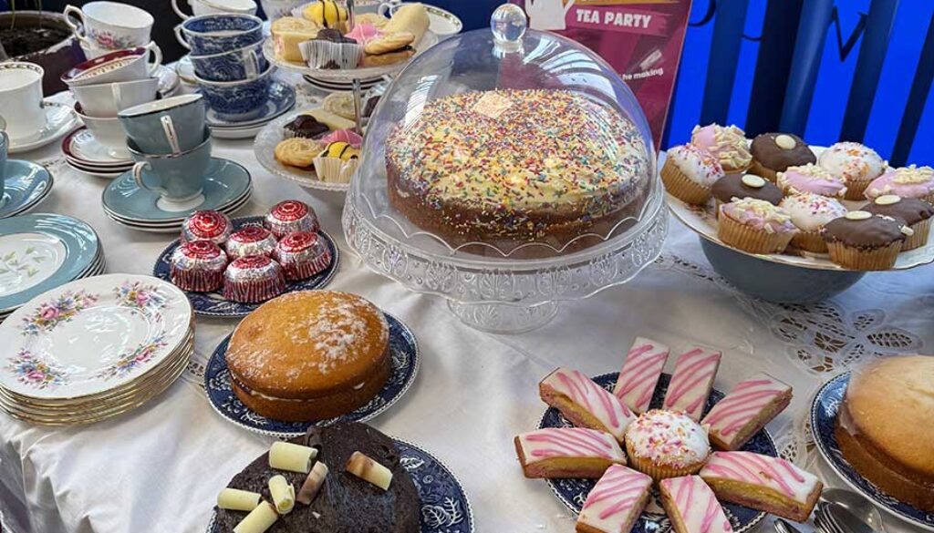 big-centenary-tea-party02